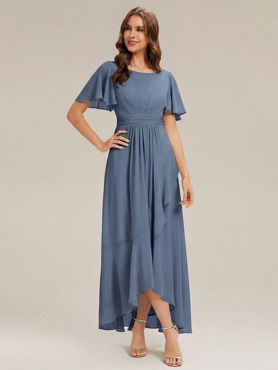 High-Low Chiffon Kleid Mit Rundhalsausschnitt Asymmetrischem Saum Gerüschten Und Rüschen Details Faltenoptik #Farbe_Taubenblau