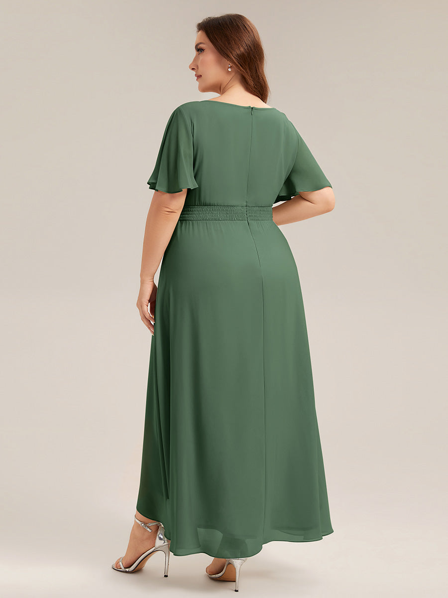 High-Low Chiffon Kleid Mit Rundhalsausschnitt Asymmetrischem Saum Gerüschten Und Rüschen Details Faltenoptik #Farbe_Eukalyptus