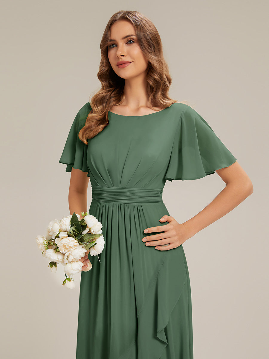 High-Low Chiffon Kleid Mit Rundhalsausschnitt Asymmetrischem Saum Gerüschten Und Rüschen Details Faltenoptik #Farbe_Eukalyptus