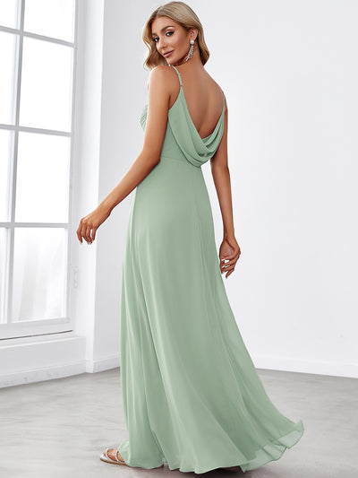 Brautjungfernkleid mit V-Ausschnitt schmalen Trägern und bodenlangem Rock #Farbe_Mintgrün