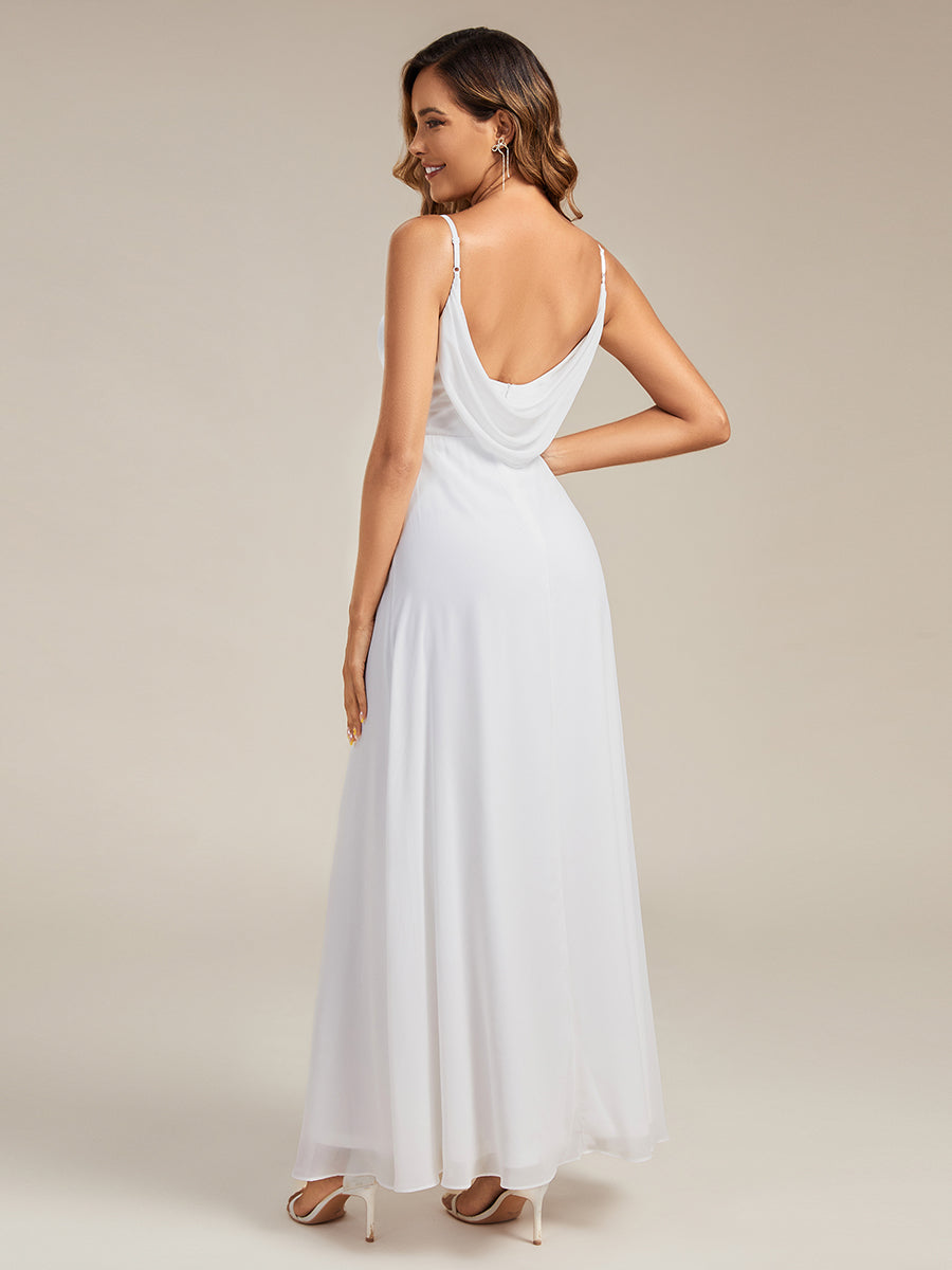Brautjungfernkleid mit V-Ausschnitt schmalen Trägern und bodenlangem Rock #Farbe_Weiß