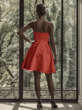 Größe Nach Maß Kurzes rückenfreies A-Linien-Kleid aus Satin mit Spaghettiträgern