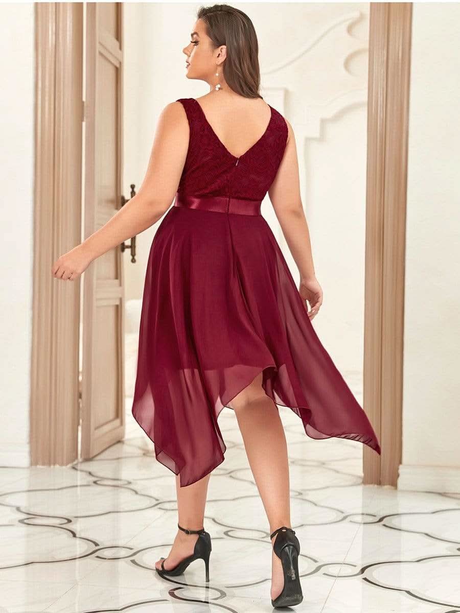 V-Ausschnitt Asymmetrischer Saum Brautjungfernkleider Große Größen #farbe_Burgundy