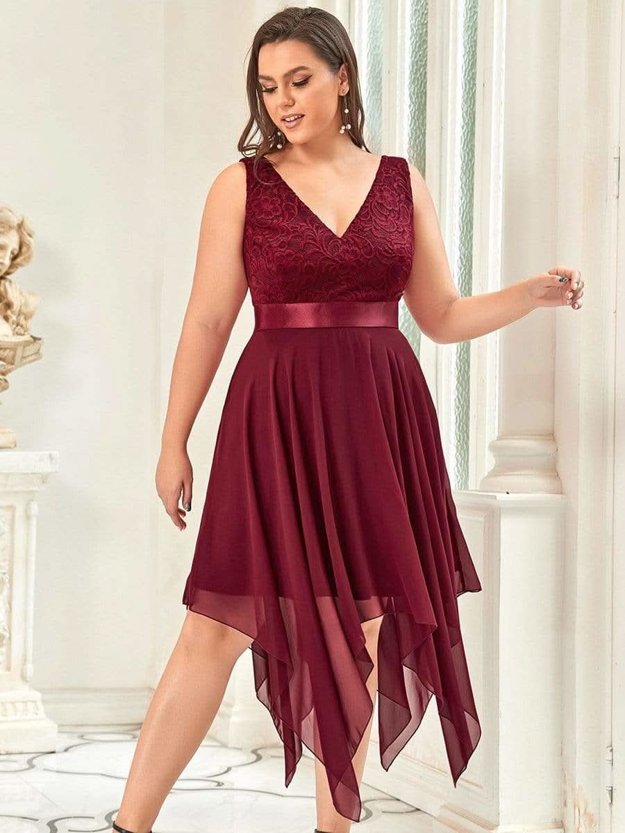 V-Ausschnitt Asymmetrischer Saum Brautjungfernkleider Große Größen #farbe_Burgundy