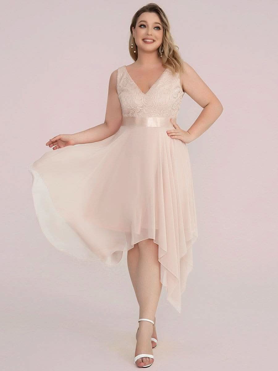 V-Ausschnitt Asymmetrischer Saum Brautjungfernkleider Große Größen #farbe_Blush