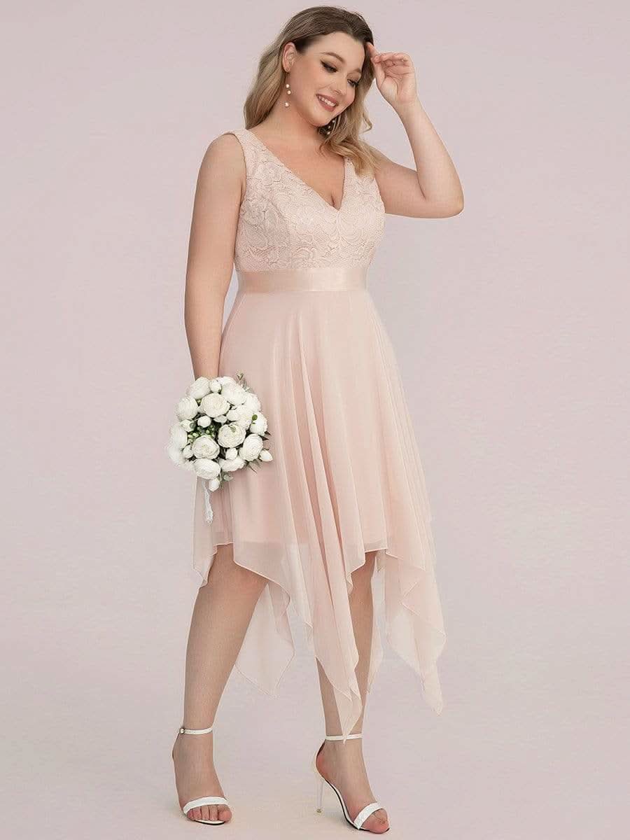 V-Ausschnitt Asymmetrischer Saum Brautjungfernkleider Große Größen #farbe_Blush