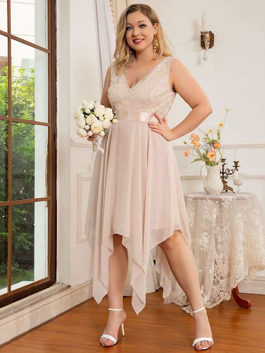 V-Ausschnitt Asymmetrischer Saum Brautjungfernkleider Große Größen #farbe_Blush