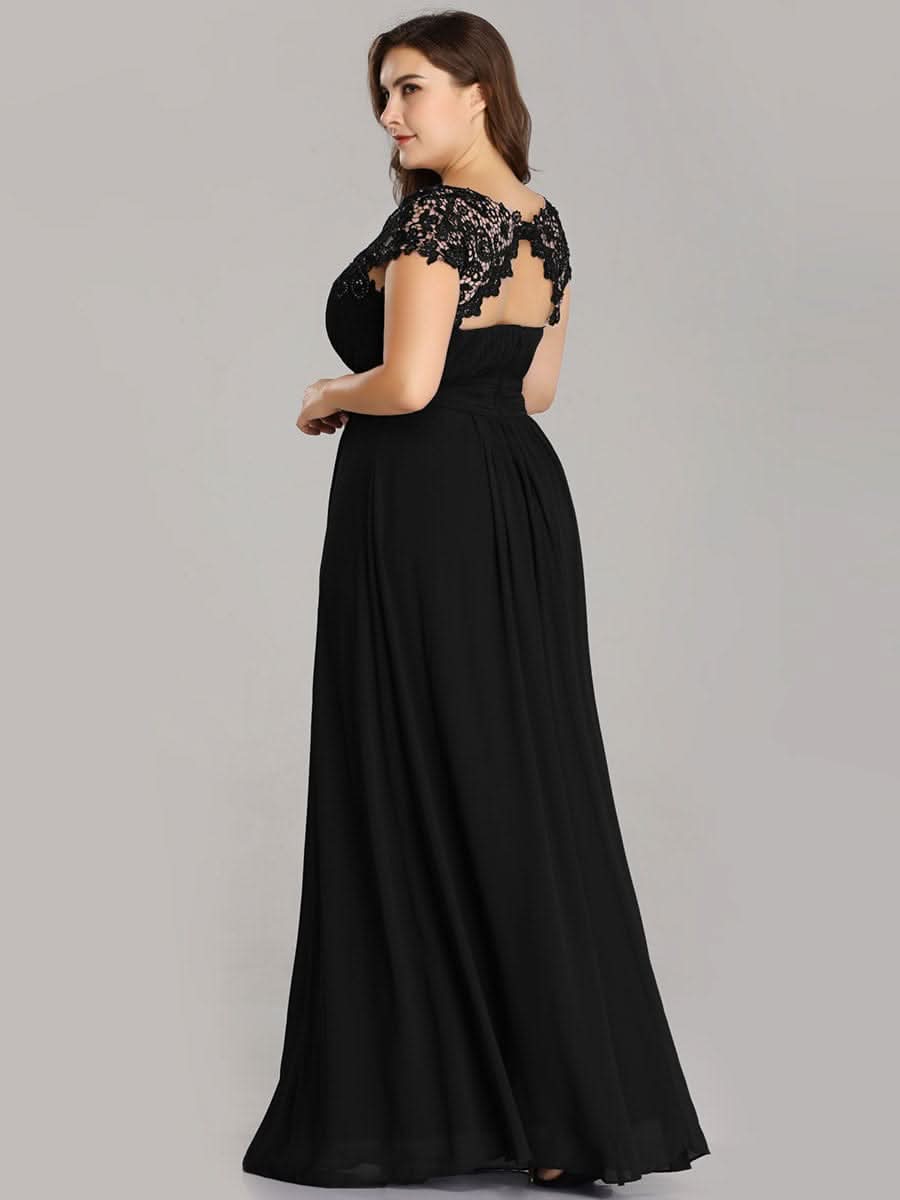 Elegantes Maxi-Brautjungfernkleid mit langen Spitzen und FlügelÄrmeln #Farbe_Schwarz