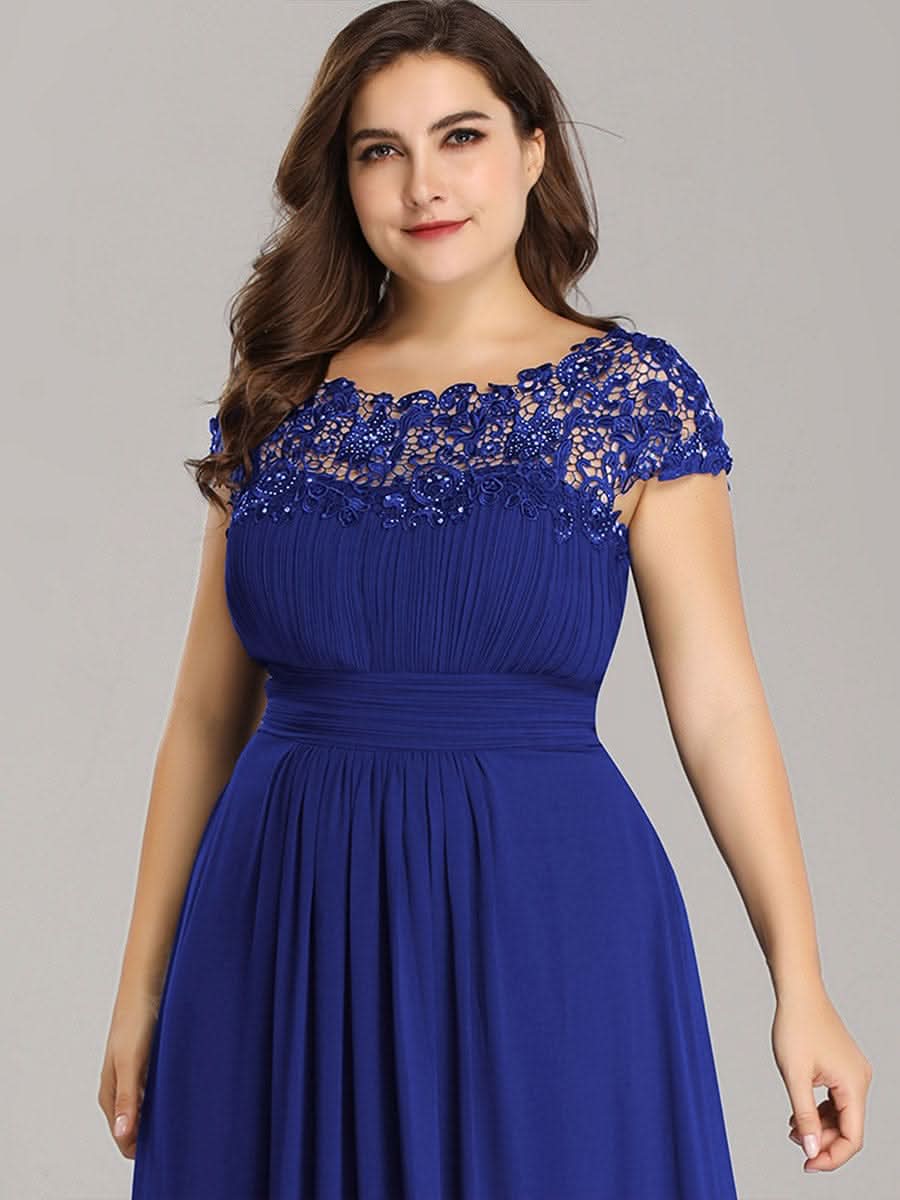 Elegantes Maxi-Brautjungfernkleid mit langen Spitzen und FlügelÄrmeln #Farbe_Saphirblau